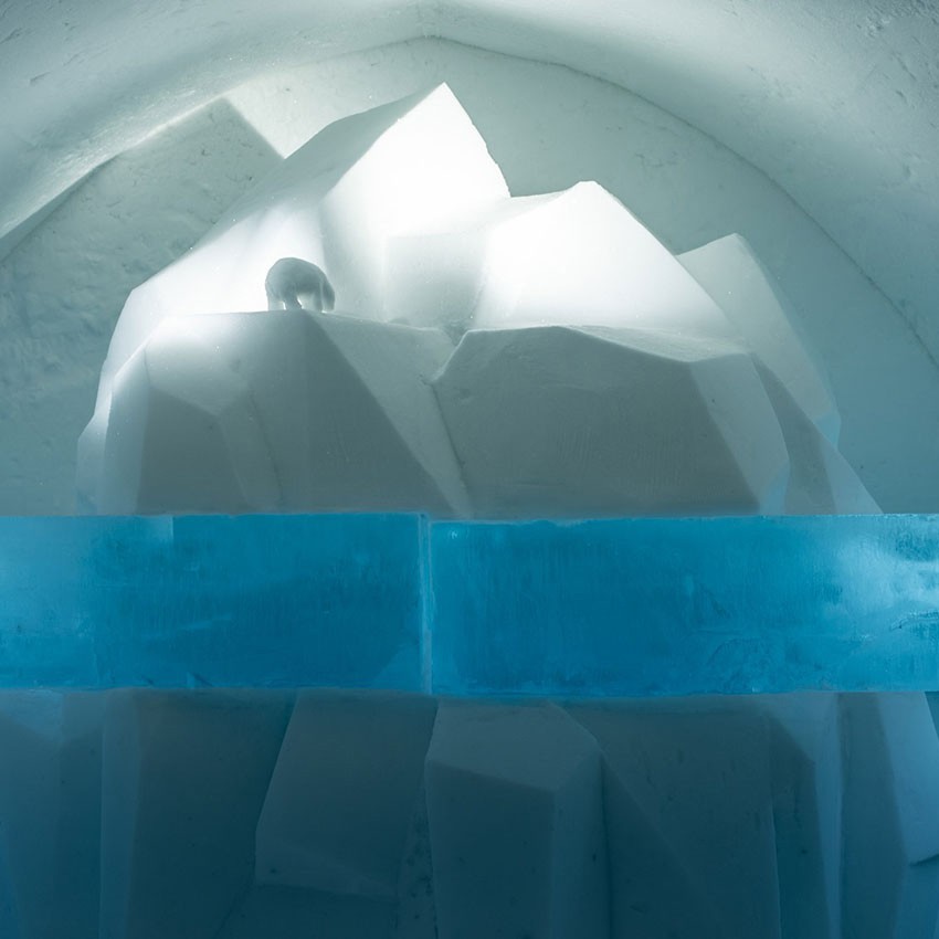 http://www.franziskaagrawal.com/files/gimgs/th-120_Icehotel30_tipoftheiceberg_franziska_agrawal_sqweb_v2.jpg