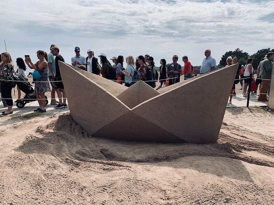 http://www.franziskaagrawal.com/files/gimgs/th-1_paperboat_sand_agrawal_kalmar19_web3.jpg