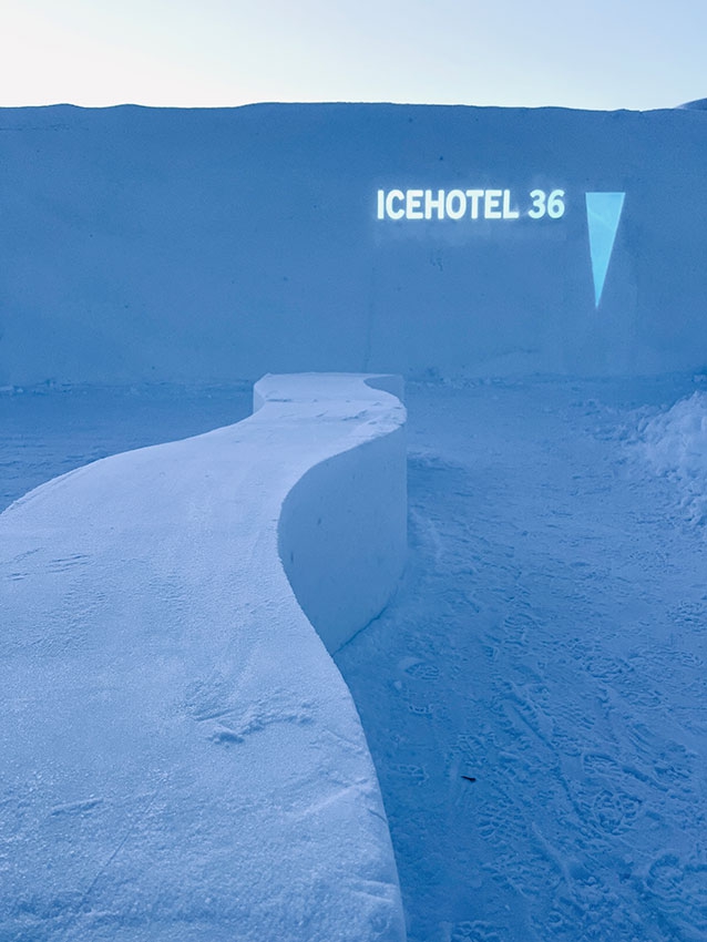 http://www.franziskaagrawal.com/files/gimgs/th-1_web_Icehotel36-Outdoor-Entrance-Area_Franziska-Agrawal_4_v2.jpg