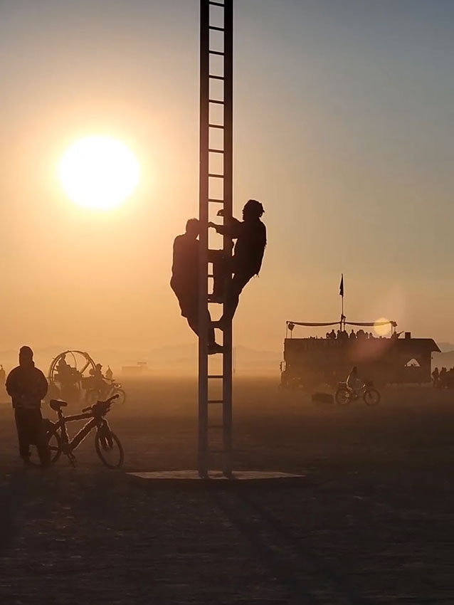 http://www.franziskaagrawal.com/files/gimgs/th-209_2025_BurningMan_Skyladder_web_3.jpg